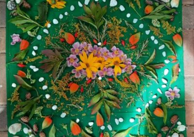 Mandalas aus verschiedenen Naturmaterialien
